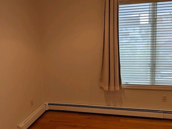 2nd image of 206 Park Ave E