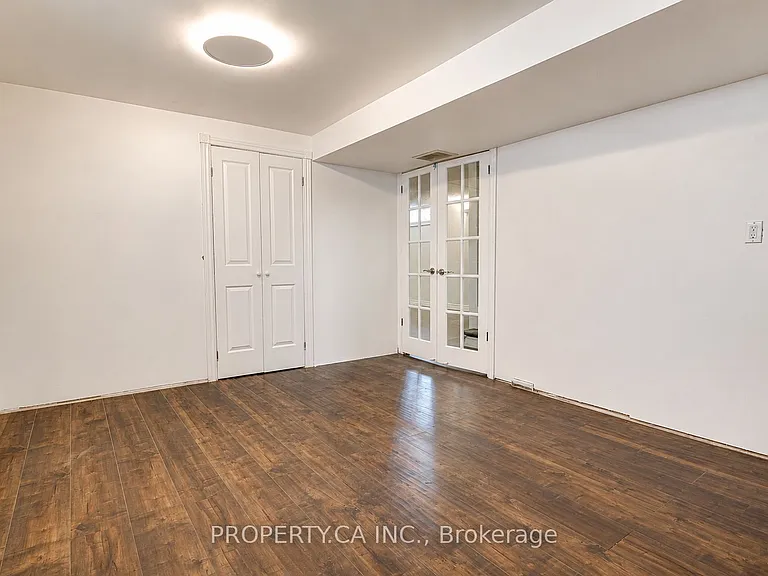 71 Highpark Ave #LOWER — Photo 7
