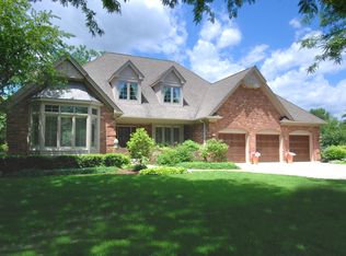 1616 Eagle Brook Dr, Geneva, IL 60134