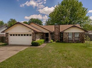 907 N Oriole Ave, Rogers, AR 72756