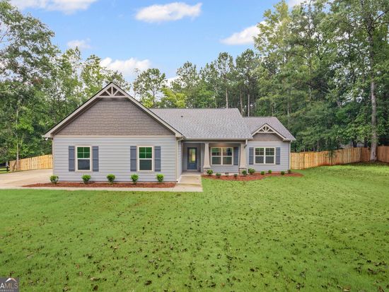 702 Old Hutchinson Mill Rd, Lagrange, GA 30241