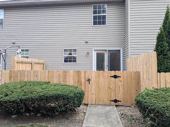 2nd image of 7806 Meadowhaven Blvd