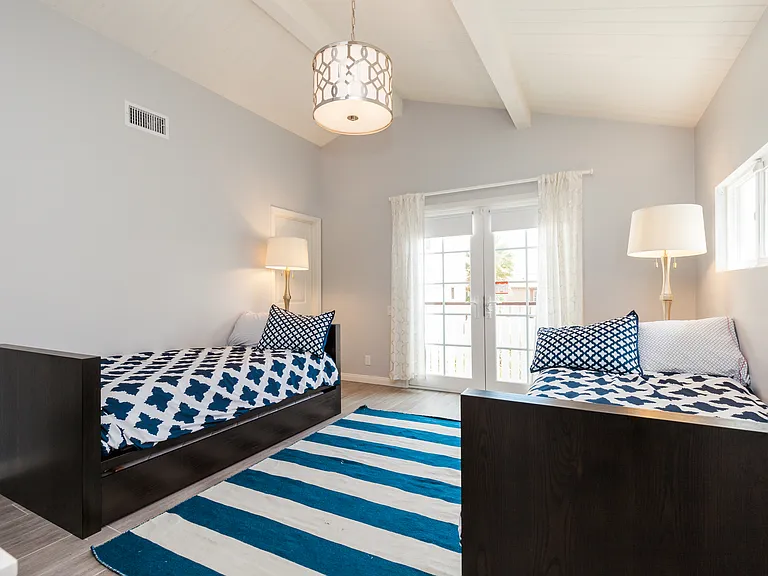 1037 Mandalay Beach Rd — Photo 18