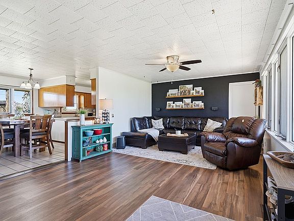 5th image of 603 Fairbank St