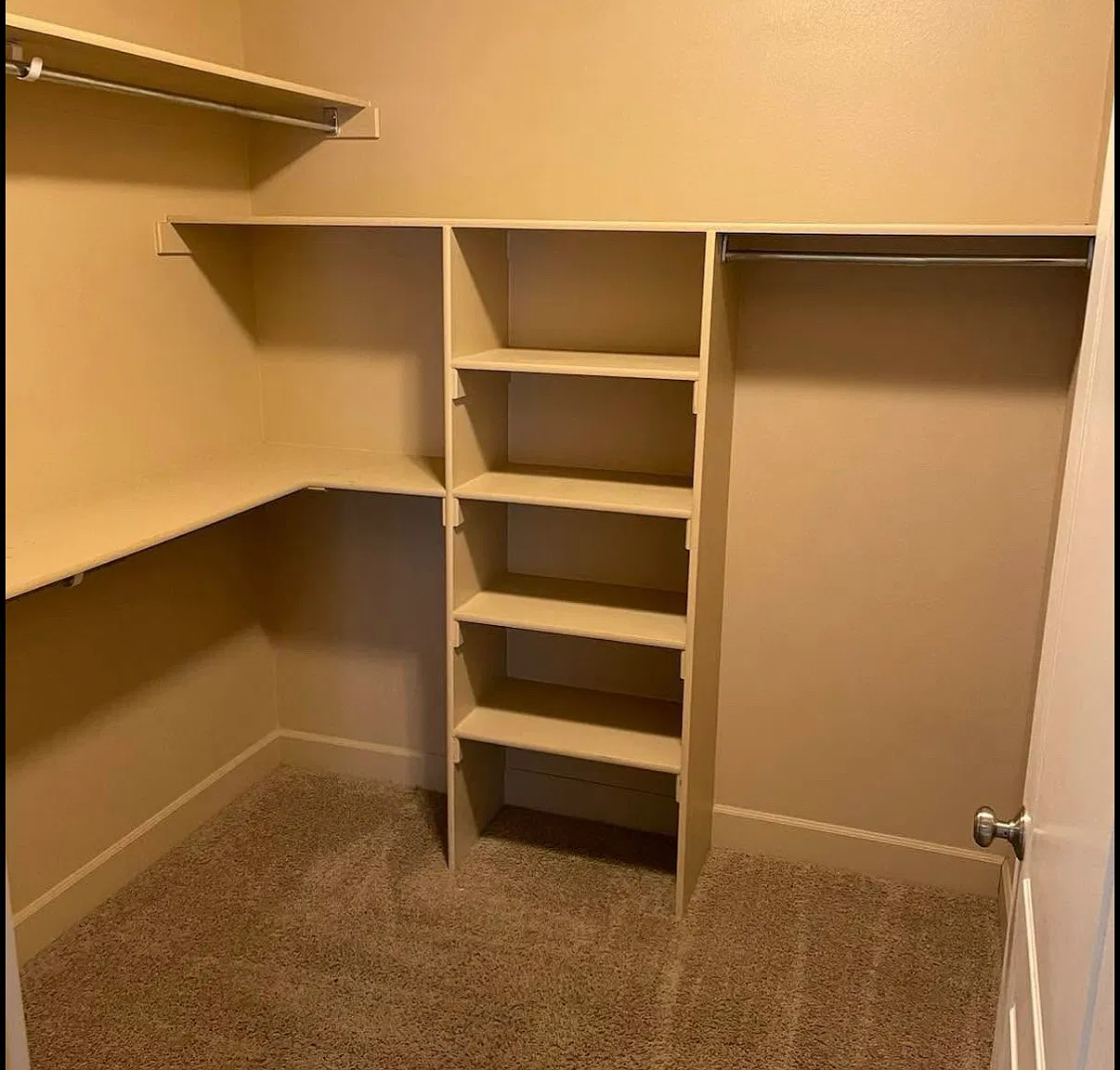 3 bed, $1,900 — Photo 4