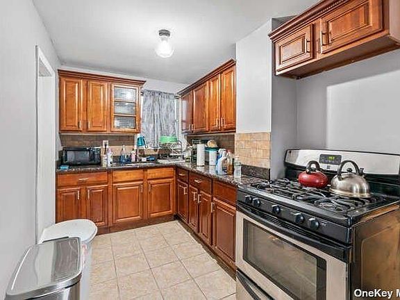 4th image of 11442 167th St