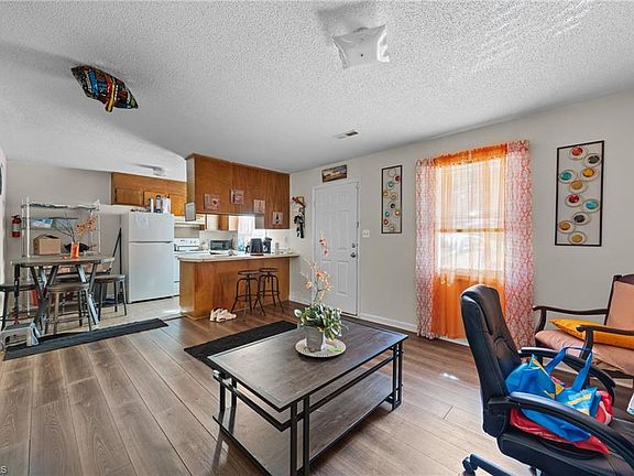 5th image of 2551 Green Oaks Ct