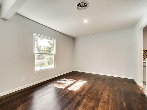 4th image of 6239 Parkdale Dr