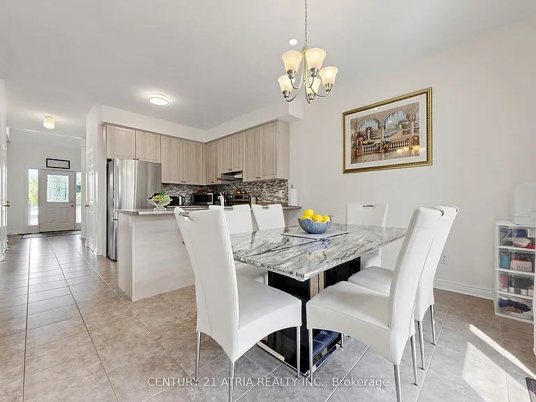 15 Paulgrave Ave — Photo 11