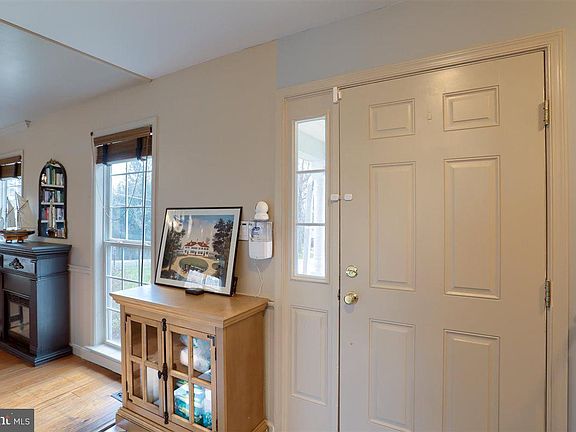 5th image of 616 Eastpoint Dr