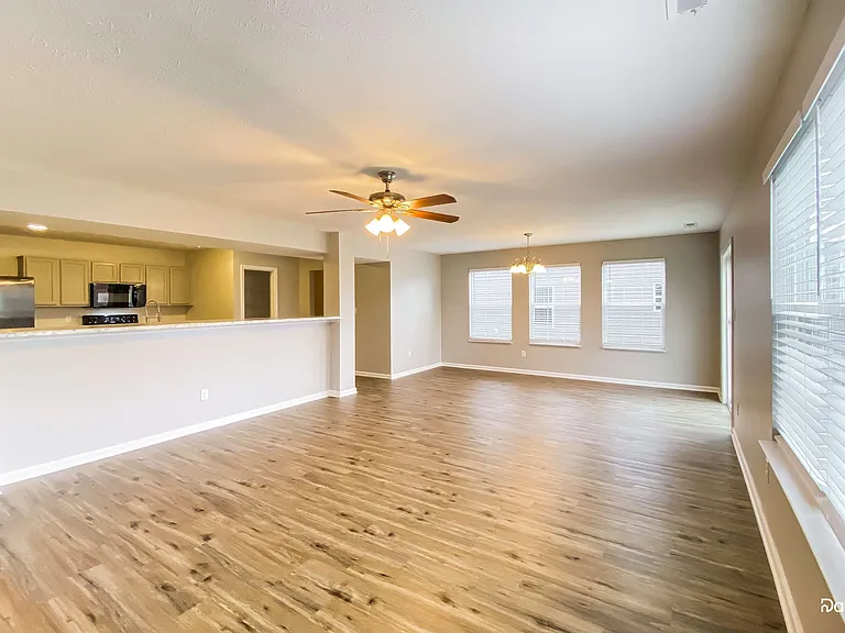 2216 Silver Spoon Dr — Photo 5