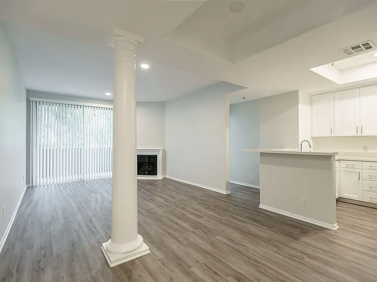 7057 Lanewood Ave — Photo 45