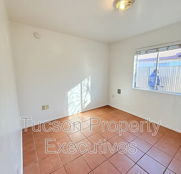 440 E 23rd St #1 — Photo 17