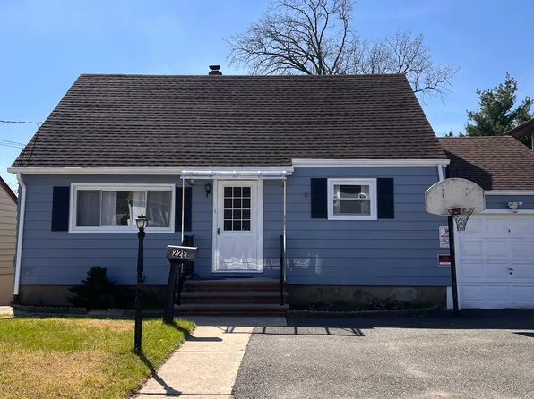 228 Philip Ave, Elmwood Park, NJ 07407