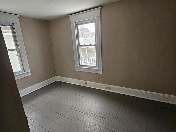 4th image of 609 S Valley Ave #B