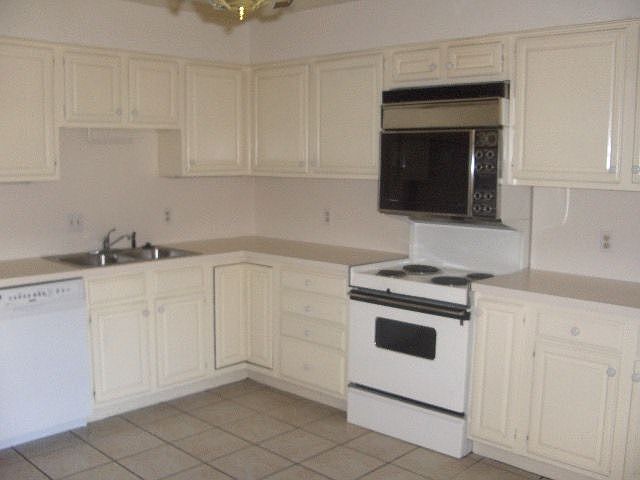 1st image of 2755 Fairway Park