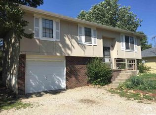 210 W 10th St, Overbrook, KS 66524