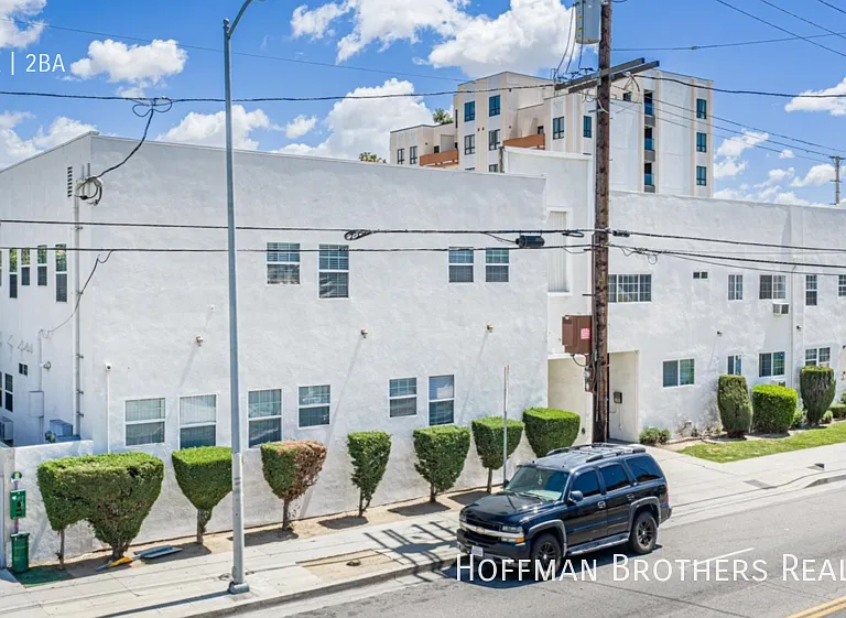 1032 S Normandie Ave #202 — Photo 4