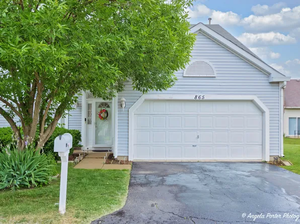 865 Dogwood Ln, Lake In The Hills, IL 60156