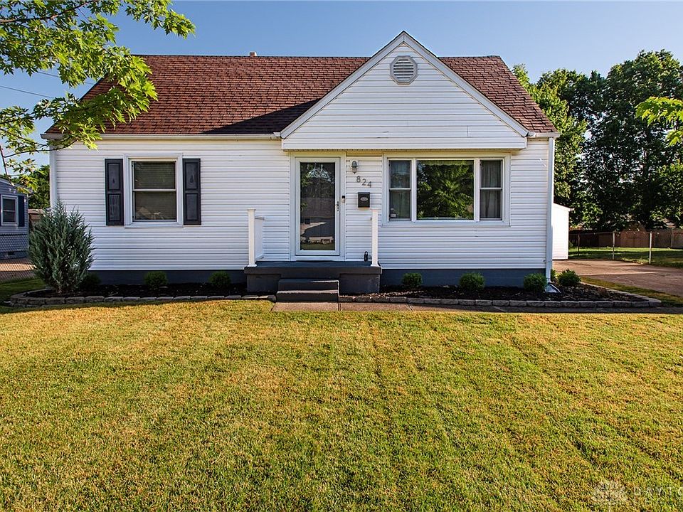 1st image of 824 Magie Ave