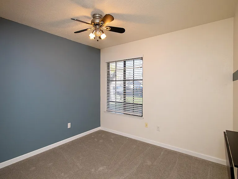 2226 Coroval Dr — Photo 17