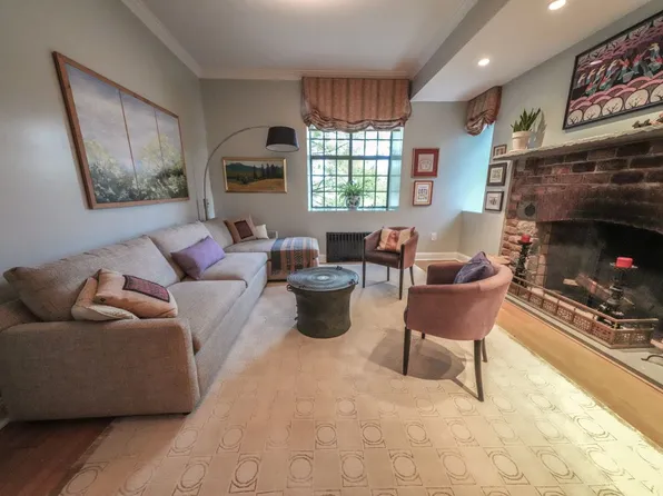 2501 Palisade Avenue image 7 of 22