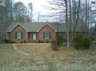 826 Pine Needle Rd, Hampton, GA 30228
