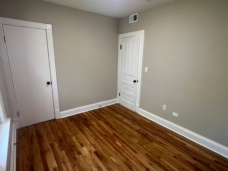 3100 N Western Ave — Photo 10