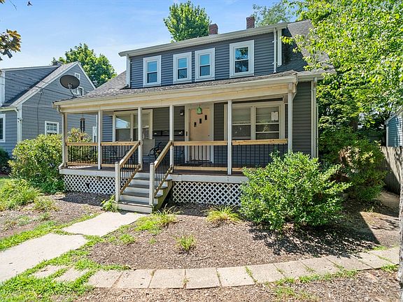 2nd image of 3 Revere Ct
