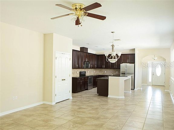 3rd image of 15316 Urbino Ln
