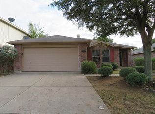 2032 Shawnee Trl, Justin, TX 76247