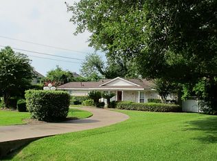 2002 W Marys Creek Ln, Pearland, TX 77581