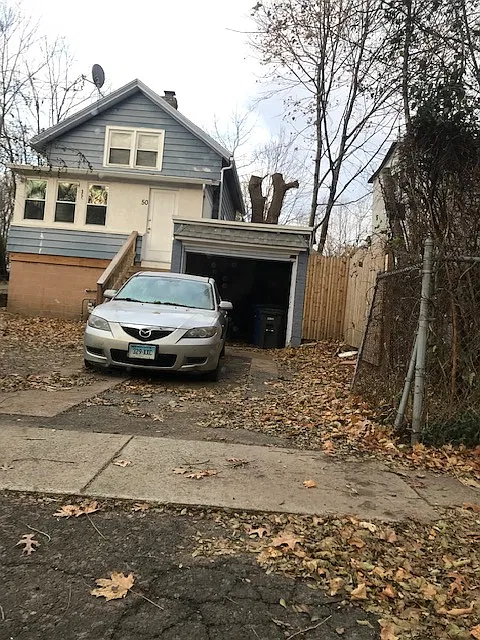 3 bed, 1.5 bath, 1100 sqft, $2,350 — Photo 2