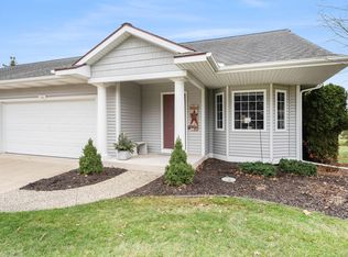 1386 E Pointe Rdg, Holland, MI 49423