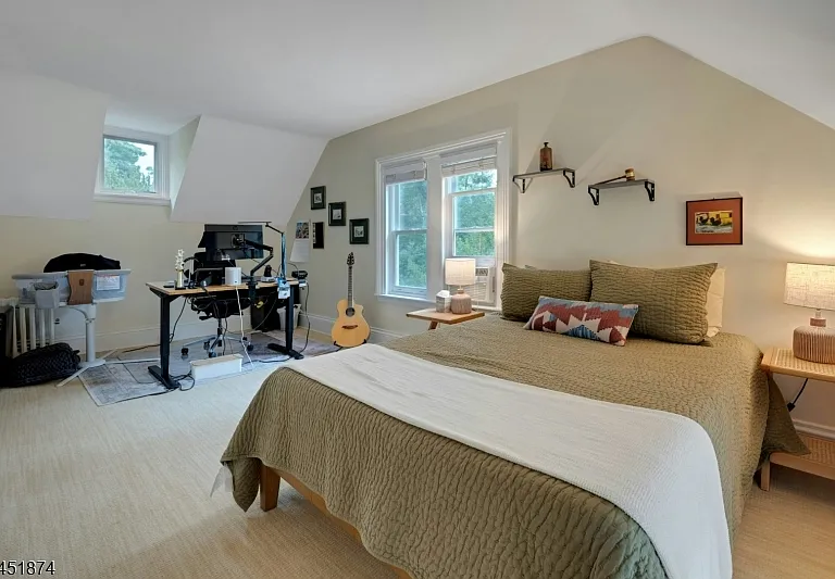 8 Franklin Pl — Photo 26