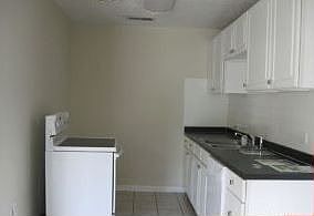 2nd image of 1240 Blanding St