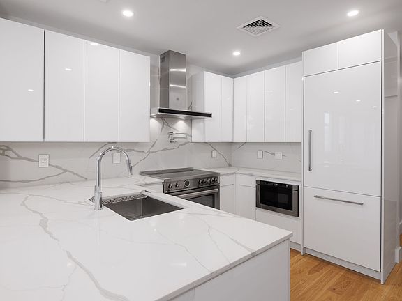 4th image of 243 E 7th St #7
