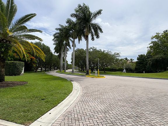 3rd image of 1101 Crystal Way
