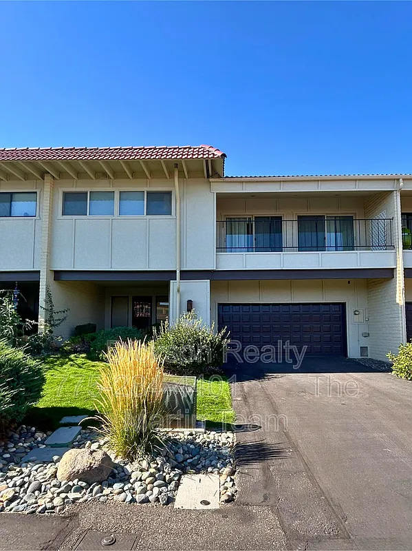 3 bed, 3.0 bath, 2286 sqft, $2,895 — Photo 1