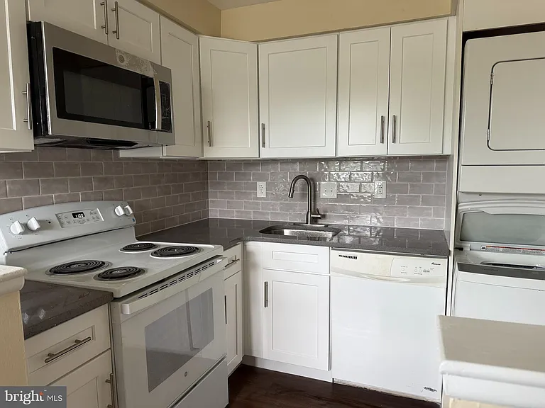 200 Prince Frederick St #M3 — Photo 4