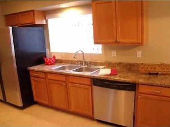 6939 W Cameron Dr, Peoria, AZ 85345