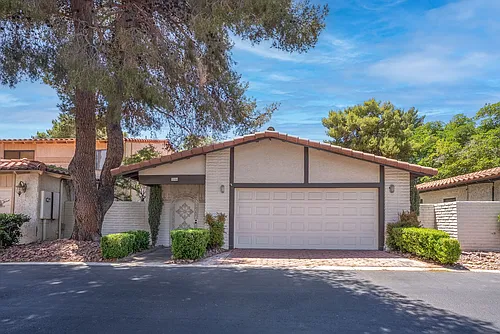 2204 Plaza Del Robles Photo 1