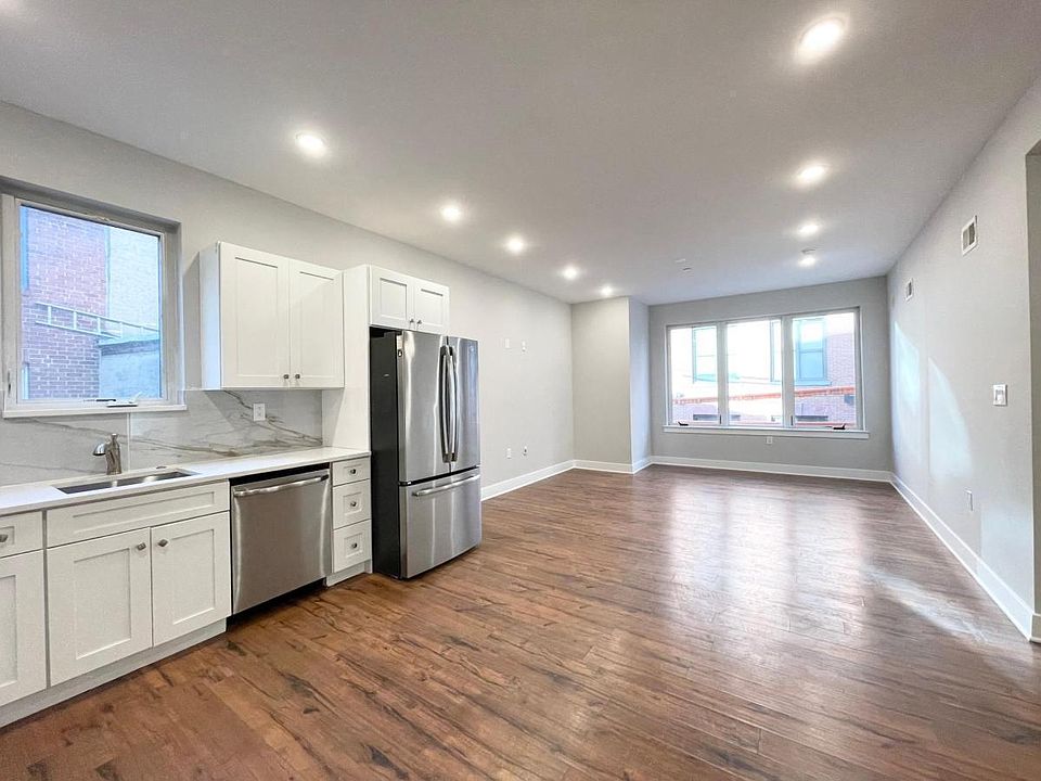 1st image of 330 Cambridge St #3
