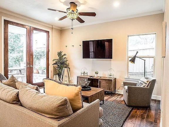 2nd image of 16308 Lake Loop