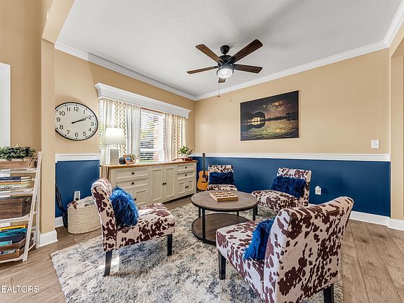 3rd image of 5655 Crooked Pine Ln