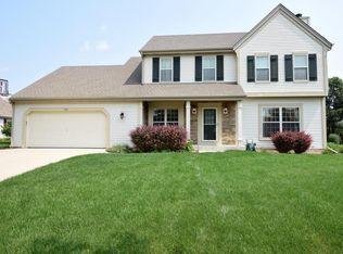 7990 S Lakeview Dr, Franklin, WI 53132