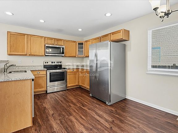 4th image of 485 Winebrook Way