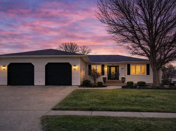318 Saint Andrews Ct, Vermillion, SD 57069