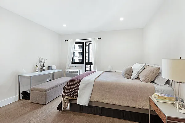 Rented by Compass | media 9