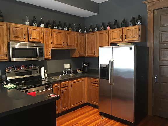 2nd image of 421 1/2 Massachusetts Ave APT A